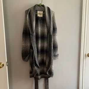 Qi Sweater/Robe Sz M
